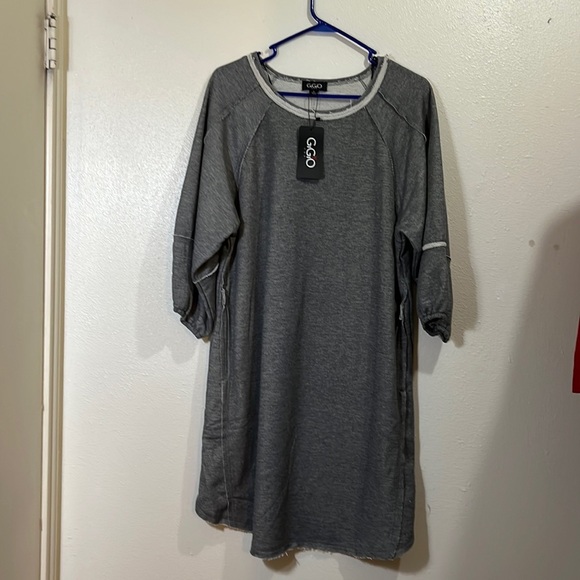 GigiO Dresses & Skirts - GiGiO gray sweatshirt dress. Size Small. NWT